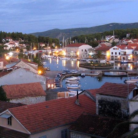 Apartments By The Sea Vrboska Esterno foto